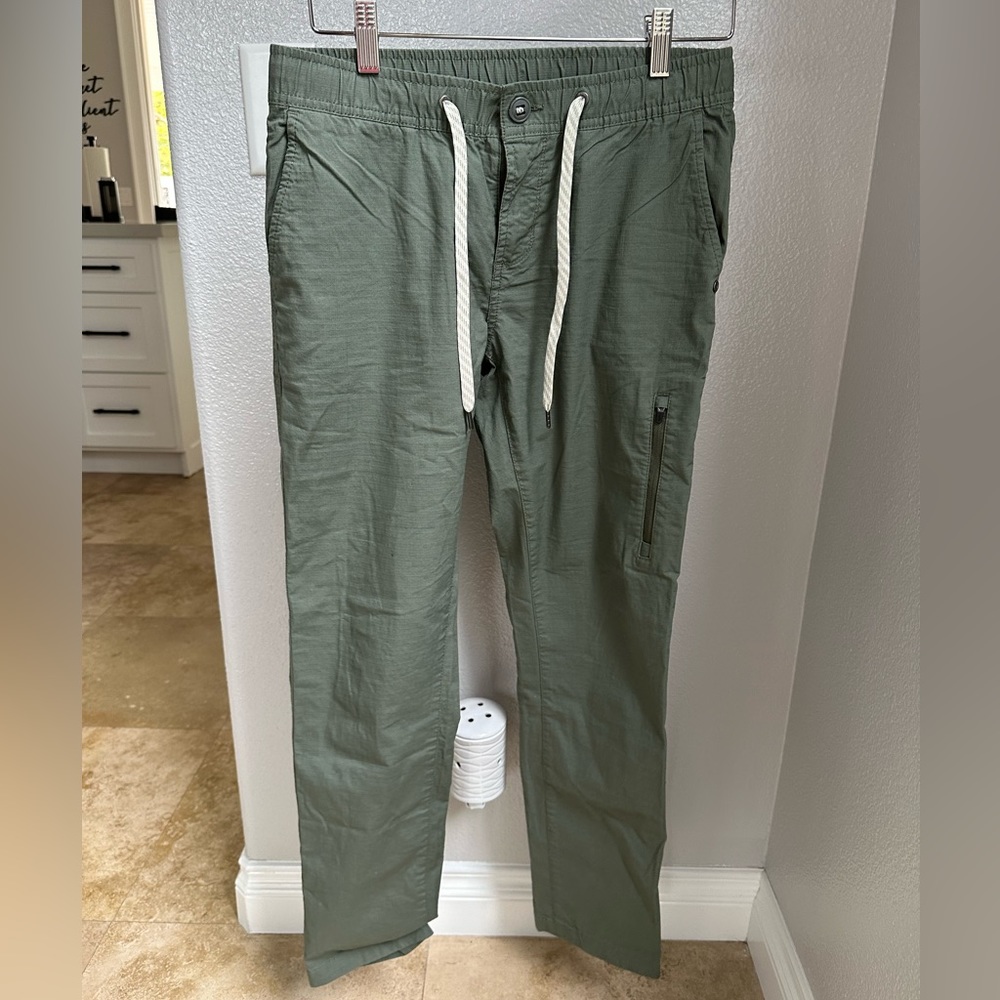 green pants
